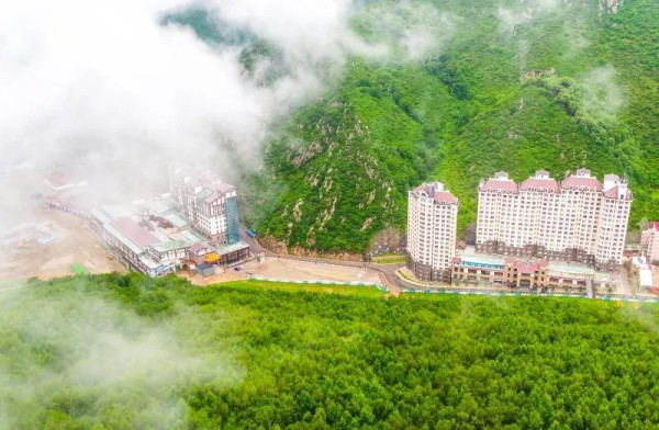 张家口万龙滑雪场儿童主题公寓1-2晚 70㎡起卡通亲子主题房+儿童乐园+温泉+缆车观光+采摘等超多项目