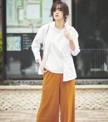 优衣库 女装 休闲修身圆领T恤(短袖) 415793 优衣库