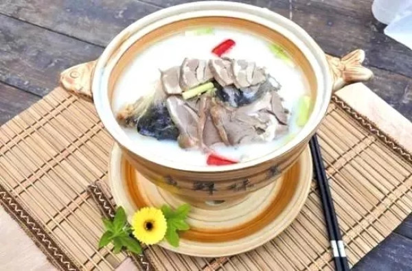 丰宁早安雄库鲁帐篷酒店1晚套餐 含早餐,赠高尔夫5球、射箭5支等