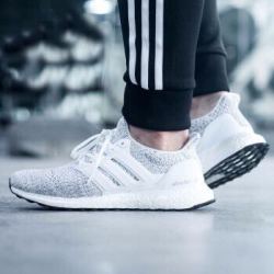 历史最低:阿迪达斯 男鞋2019夏季新款UltraBoost马牌底减震轻便运动跑步鞋 F36155