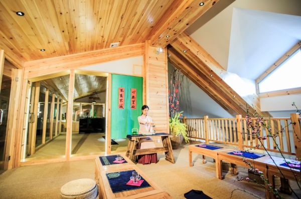 宿京西北的TOP避暑小镇!北京奥伦达部落西镇酒店1晚+2大1小早餐+文化博物馆+私人酒窖