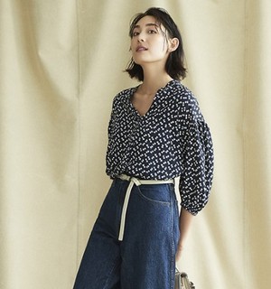 UNIQLO 优衣库 422452 女士印花V领上衣