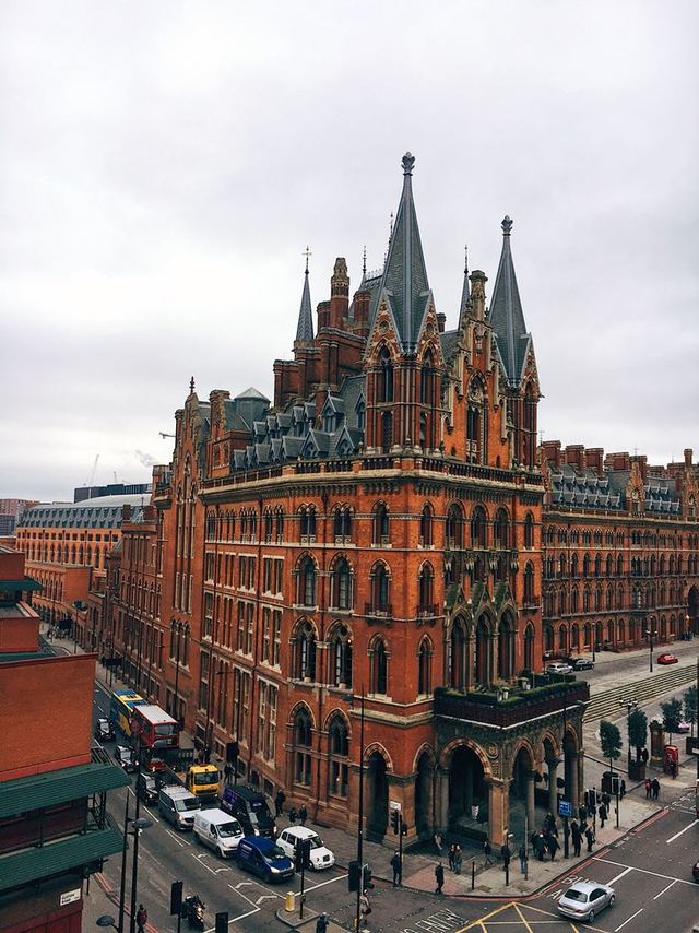 St Pancras railway s
