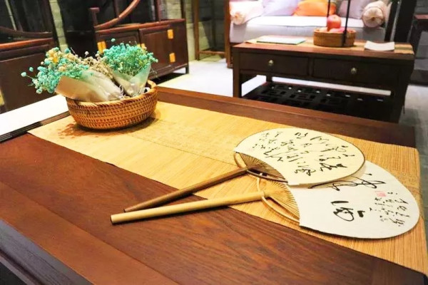 镇江西津渡书香府邸酒店1晚+双早+西津渡门票+金山寺门票2张/双人晚餐