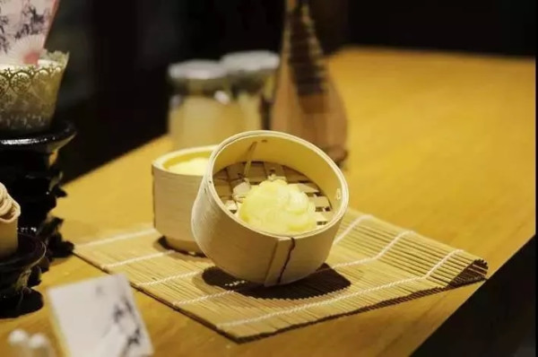 镇江西津渡书香府邸酒店1晚+双早+西津渡门票+金山寺门票2张/双人晚餐