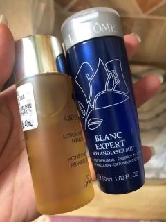 滋润不过敏，适合干性皮肤。保湿效果还不错