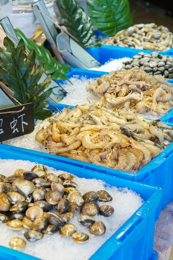 现炒东海小海鲜+5种口味六月黄畅吃！上海外高桥皇冠假日酒店自助晚餐