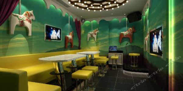 位于童话草原景区内,亲子主题酒店!丰宁唯美嘉年酒店1-3晚