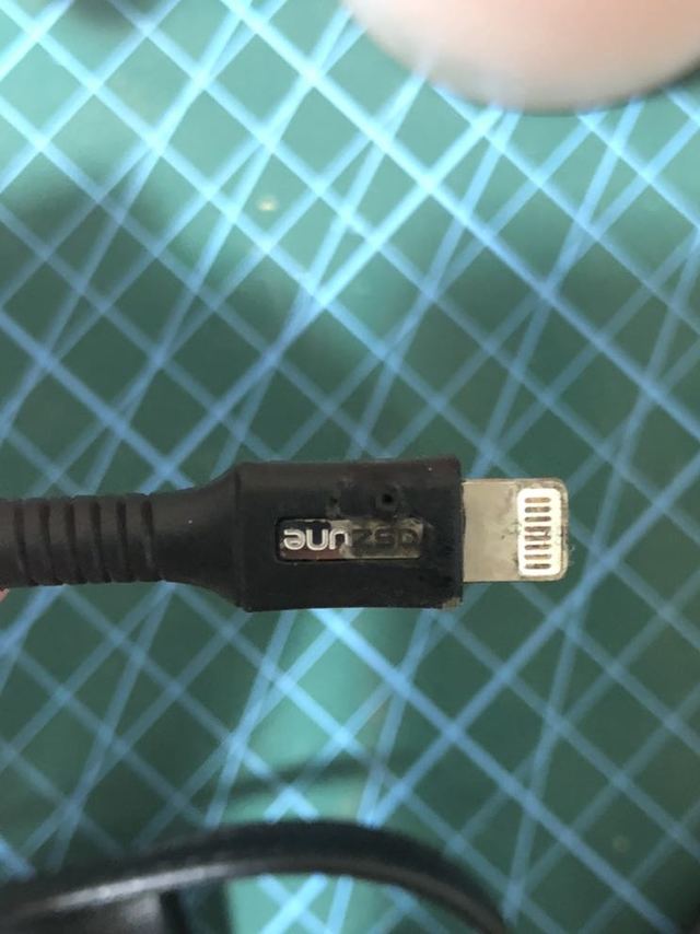上次买了这个牌子的苹果线，今天第一次用，