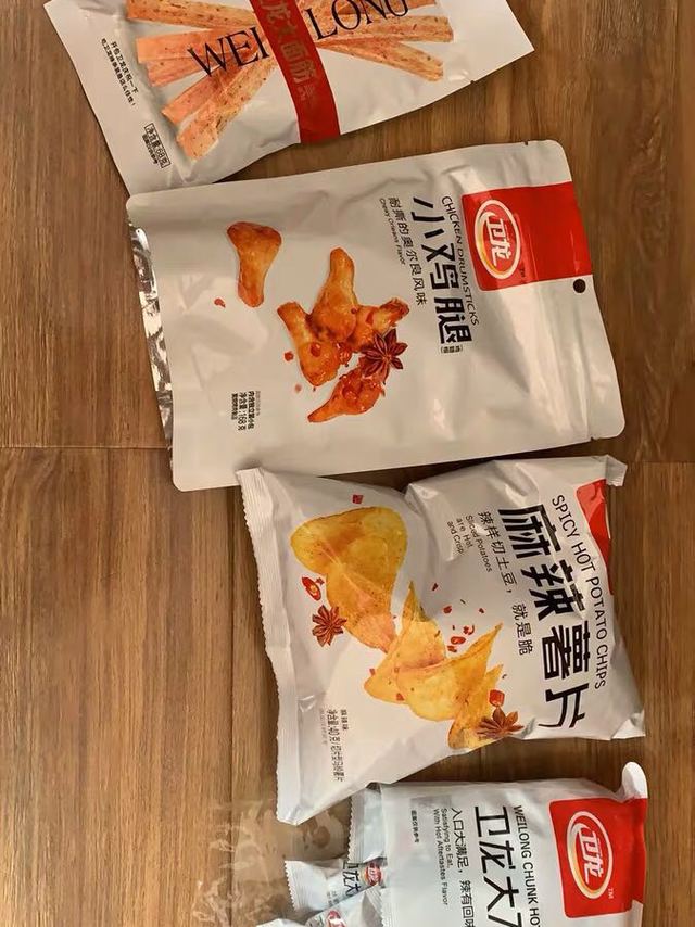 外观：很简单
口感：一般，还是卫龙的辣条