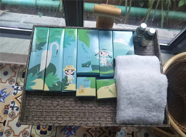 房间自带滑梯,畅玩37000㎡农场!深圳小凉帽之家酒店1晚套餐