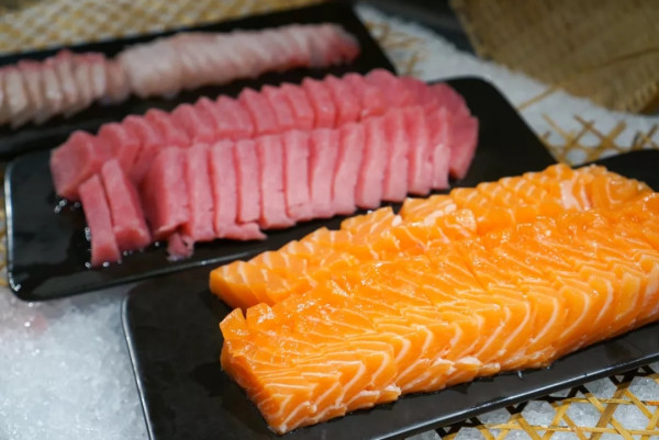 大闸蟹+海胆畅吃!蟹宴日料双主题自助!上海漕河泾万丽酒店自助晚餐