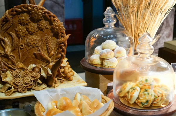 大闸蟹+海胆畅吃!蟹宴日料双主题自助!上海漕河泾万丽酒店自助晚餐