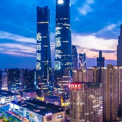 近南昌西站/万达乐园！南昌绿地铂瑞酒店1晚亲子套餐 含观光厅门票/自助晚餐
