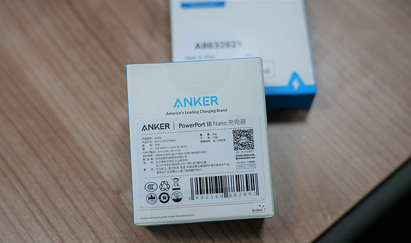 小编精选、评论有奖：18W充电小钢炮，换下祖传五福一安 | Anker Nano USB-C 18W PD快充充电器