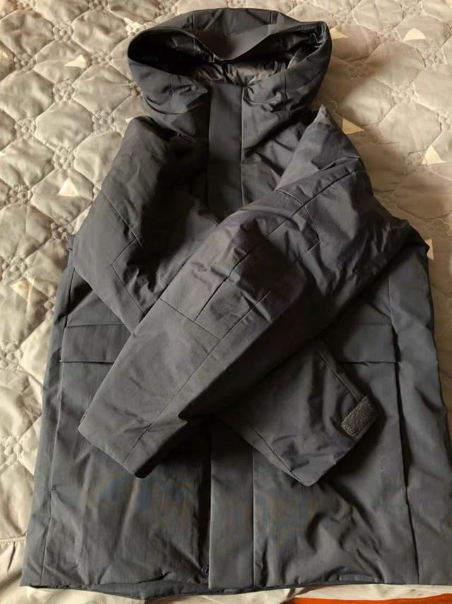 面料舒适，衣服偏大，最小码都挺宽松的。属