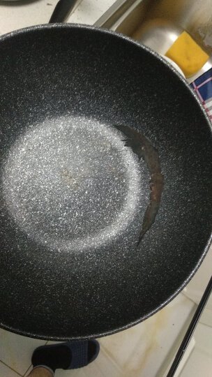 锅太假了，内部应该贴的是一种膜，3-4天