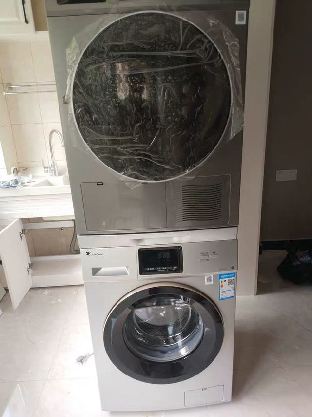 产品造型比较好看，内部空间很大，烘干机使