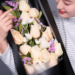 礼盒情人节生日礼物送女生百合花满天星全国花店同城送花温暖女神b23