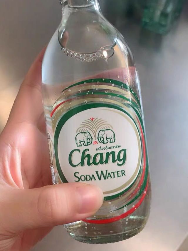 气很充足  特别爽口  冰镇了六瓶 随时