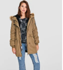 Stradivarius 08790261550 女士连帽派克棉服
