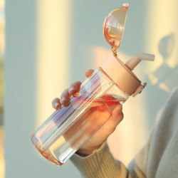 可爱少女塑料吸管杯