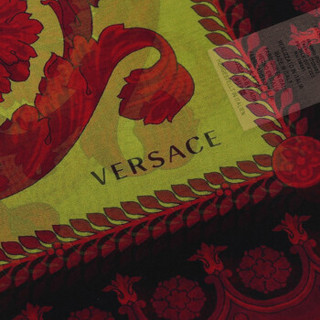 VERSACE 范思哲 奢侈品 19秋冬新款 女士花色蚕丝印花方形丝巾 IFO1401 IT03462 I7008