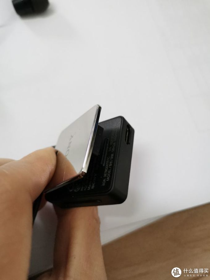 索尼耳塞式耳机