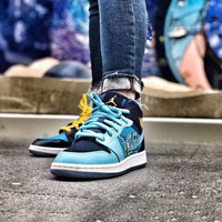 NIKE 耐克 bebe8 耐克NIKE AIR JORDAN 1 MID AJ1 乔1 男女子字体小扣碎中帮篮球鞋 FLY冰蓝鸳鸯BV7446-400 38