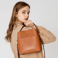 姬龙雪guy laroche奢侈品女包 时尚简约单肩水桶包手提包GS12182301-12 棕色