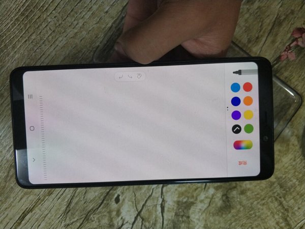 用了一段时间还不错，自带无色透明软壳。这