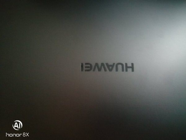 
电脑简直帅爆了，比想象中的好太多太多。