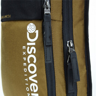 DISCOVERY EXPEDITION 户外新品单肩挎包胸包时尚背包EEBF90020 木棕/黑色 M