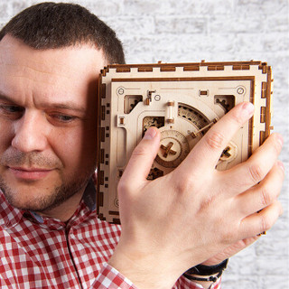 ugears乌克兰木质发条玩具机械传动模型拼装创意摆件14+男孩生日礼物 保险箱