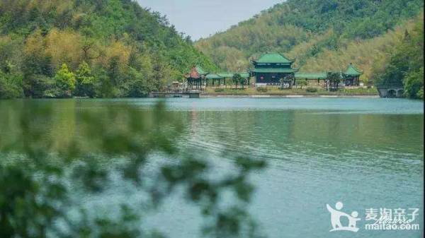 宜兴华东百畅度假园 小木屋别墅1晚（含早餐+门票2张）