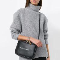 BALENCIAGA 巴黎世家 Everyday 女士斜挎相机包 亮粉色