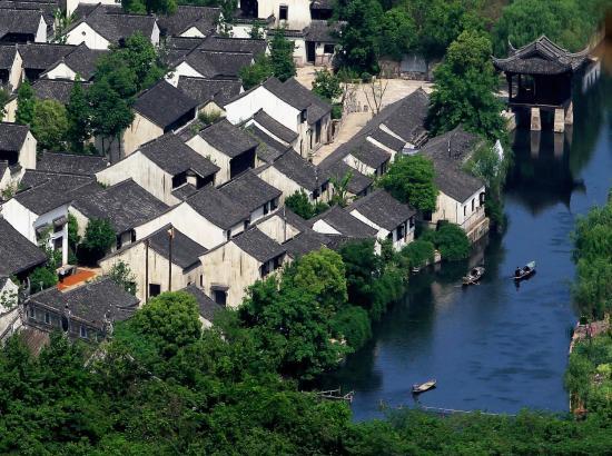 酒店即景点，乌篷船摇进了山水画！绍兴大禹开元观堂 豪华房1晚套餐（含双早+双人套餐+欢迎水果+迷你吧等）