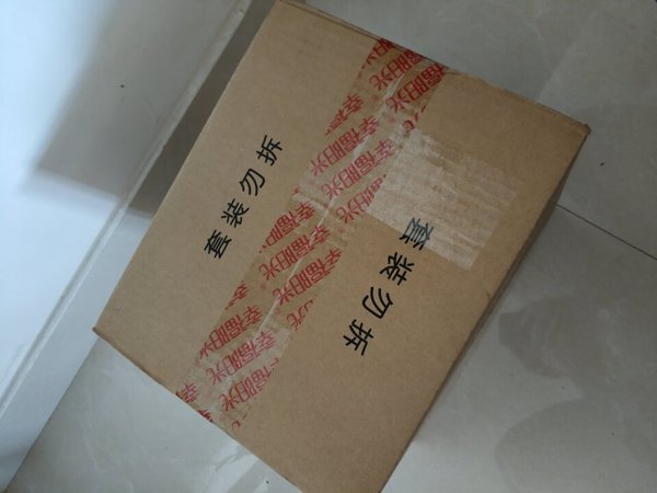 首先，谢确实是一个智能机！机身小巧，惹人