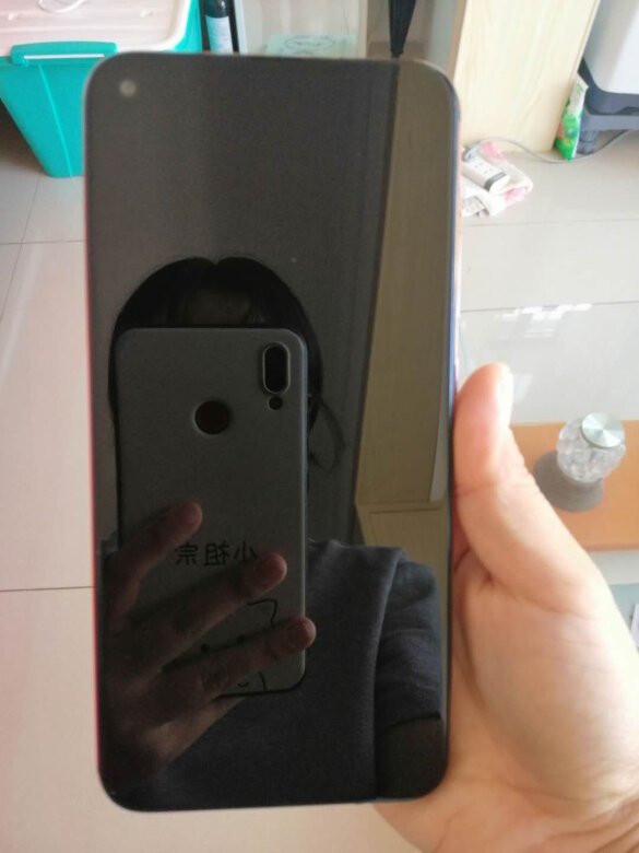 老公超级喜欢，全面屏，好看大气，手感也非