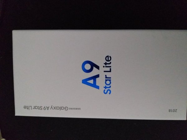 手机老妈很喜欢，三星色彩表现很正，看着舒