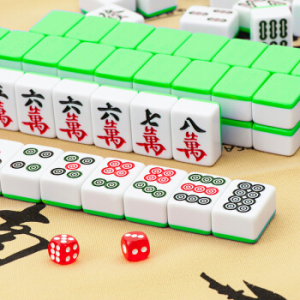 亚丽麻将牌一级麻将牌 手搓麻将牌42mm果绿色赠精品收纳袋