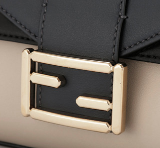 FENDI 芬迪 8BR600 女士BAGUETTE手袋 深蓝拼米色8BR600A6CEF15W1