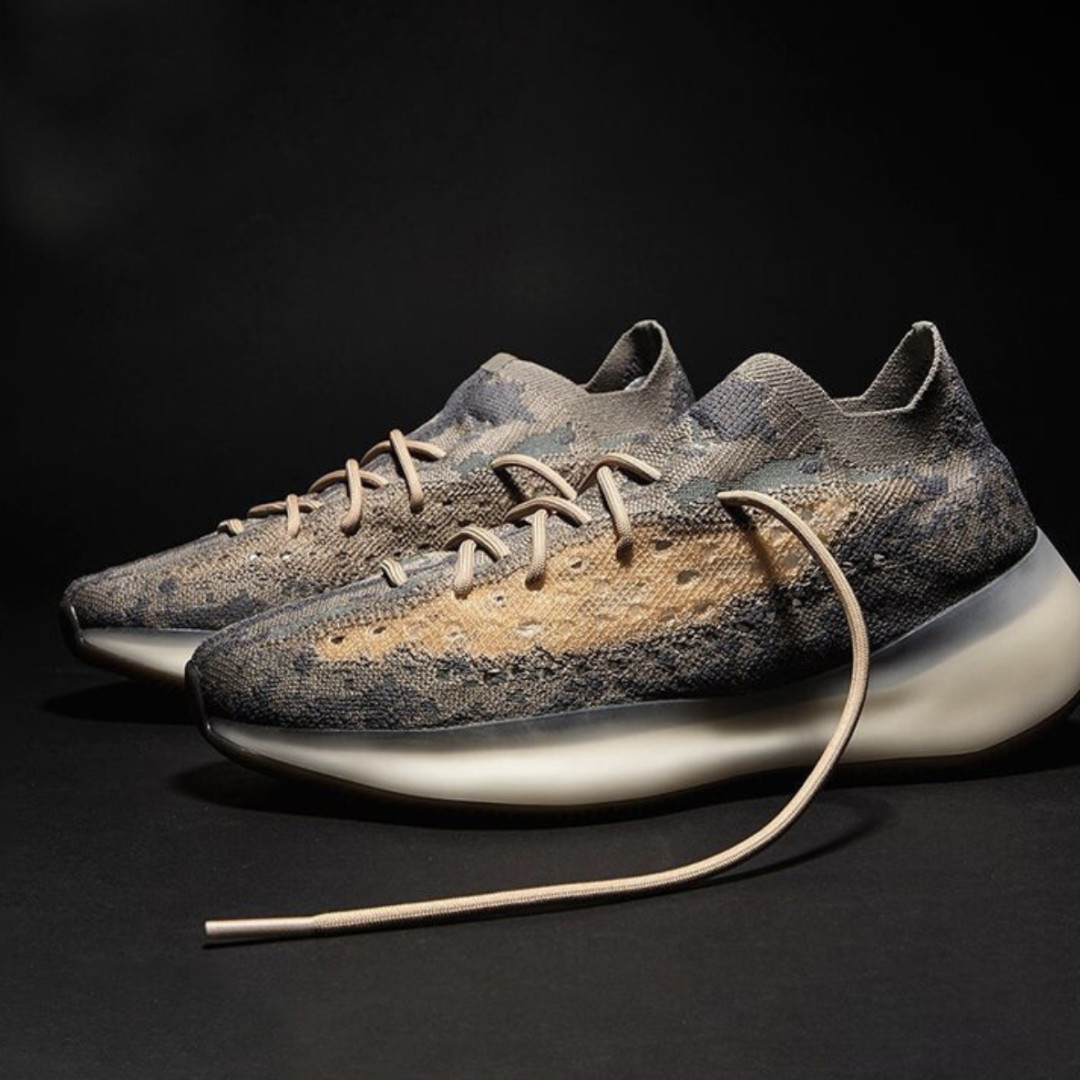 侃爷宣布Yeezy x Gap联名10年!这个“不务正业” 的男人19年狂赚9个亿