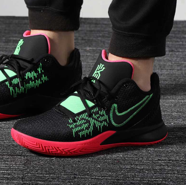 nike 耐克 nike kyrie flytrap 2 篮球鞋 黑红绿 47.