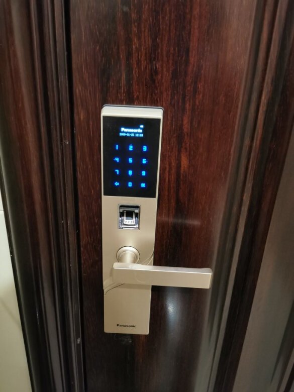 对于经常带钥匙的非常方便，也能用钥匙，故