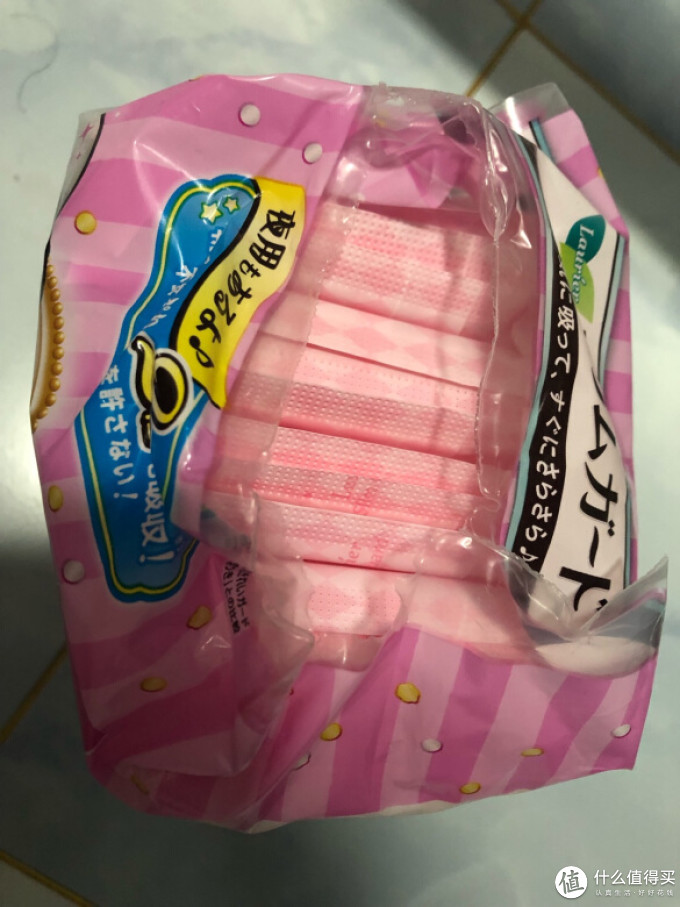 乐而雅卫生巾