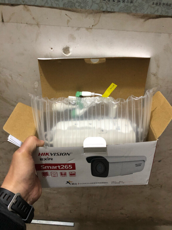十几米外的地点沙粒都可以看的很清楚，因是