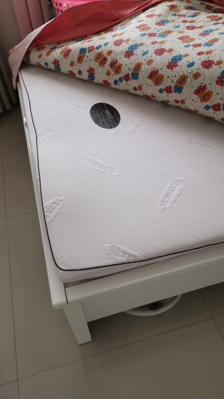 乳胶床垫用了一段时间，很舒服，物有所值。