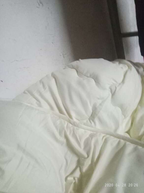 
包装的不是特别好看。它里面还有个内带这