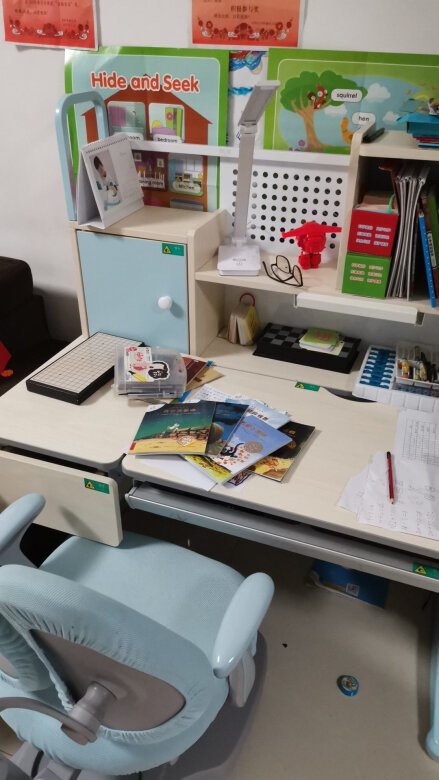 材质质感:木材厚实耐用,孩子非常喜欢,从